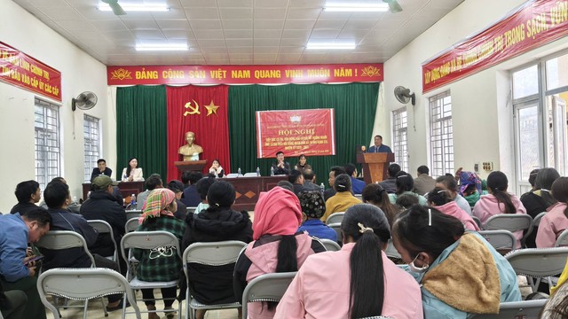 Người c&ocirc;ng gi&aacute;o bản M&ocirc;ng h&aacute;o hức chờ ng&agrave;y cầm l&aacute; phiếu- Ảnh 4.