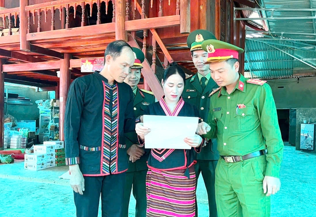 Cử tri bản Khơ M&uacute;: "Mong đại biểu g&oacute;p nhiều tiếng n&oacute;i cho v&ugrave;ng d&acirc;n tộc thiểu số"  - Ảnh 4.