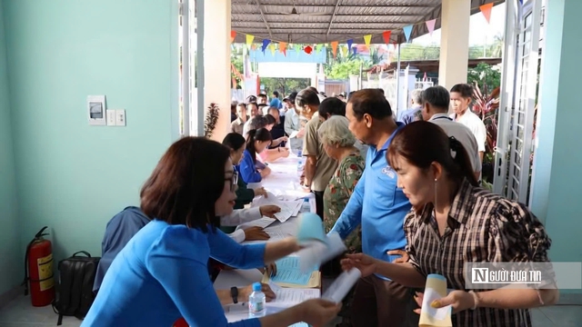 B&iacute; thư Tỉnh ủy, Chủ tịch UBND tỉnh c&ugrave;ng hơn 2 triệu cử tri T&acirc;y Ninh thực hiện quyền c&ocirc;ng d&acirc;n- Ảnh 1.