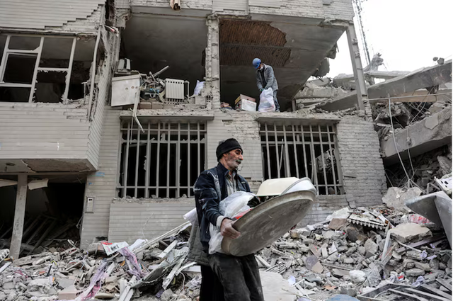 Tổng thống Mỹ Donald Trump từ chối tham gia c&aacute;c nỗ lực đề ra thỏa thuận ngừng bắn với Iran - Ảnh 1.