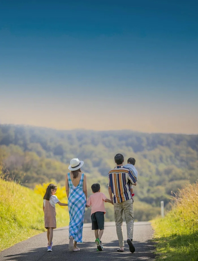 "Ngọc nữ m&agrave;n ảnh" của showbiz Việt: Lộ v&ograve;ng 2 kh&aacute;c lạ khi chụp ảnh c&ugrave;ng chồng, nghi vấn đang c&oacute; tin vui - Ảnh 6.