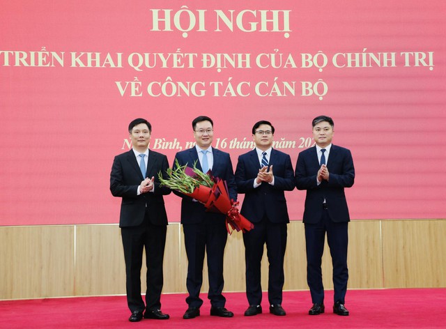 Bộ Ch&iacute;nh trị điều động Thiếu tướng Trần Đăng Quỳnh l&agrave;m Ph&oacute; B&iacute; thư Tỉnh ủy Ninh B&igrave;nh- Ảnh 1.