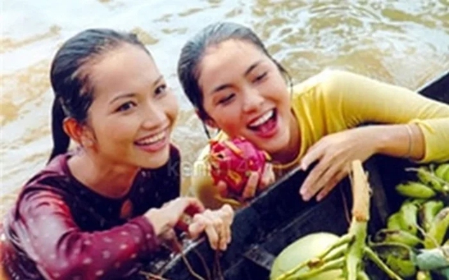 H&oacute;a th&acirc;n th&agrave;nh mỹ nh&acirc;n miền T&acirc;y, sao Việt khoe trọn khoảnh khắc "m&ecirc; hoặc" tr&ecirc;n m&agrave;n ảnh - Ảnh 5.