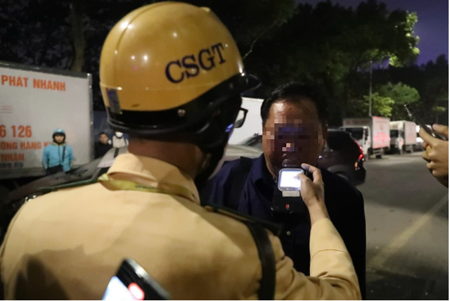 Sau vụ &ldquo;xe đi&ecirc;n&rdquo; t&ocirc;ng li&ecirc;n ho&agrave;n g&acirc;y chết người ở H&agrave; Nội: Mạnh tay xử l&yacute; nghi&ecirc;m t&agrave;i xế vi phạm nồng độ cồn - Ảnh 2.