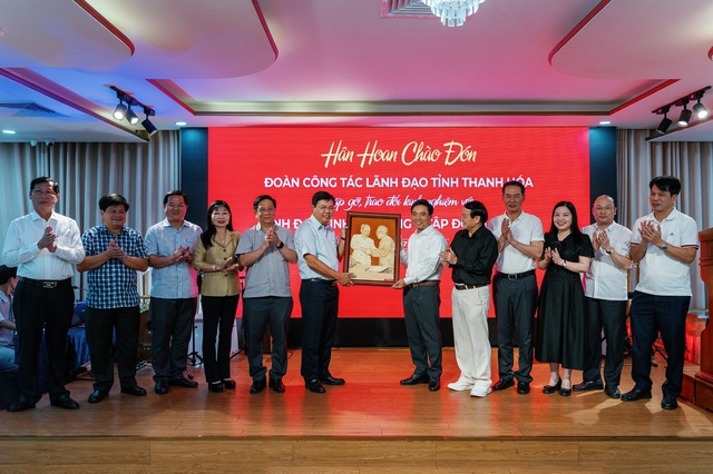 Ban Thường vụ Tỉnh ủy Thanh H&oacute;a đến thăm v&agrave; l&agrave;m việc tại Tỉnh An Giang v&agrave; Tập đo&agrave;n Sao Mai - Ảnh 6.