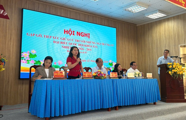 B&agrave; Nguyễn Quỳnh Li&ecirc;n tiếp x&uacute;c cử tri x&atilde; Đ&ocirc;ng H&ograve;a, An Giang, cam kết h&agrave;nh động v&igrave; sinh kế bền vững- Ảnh 1.