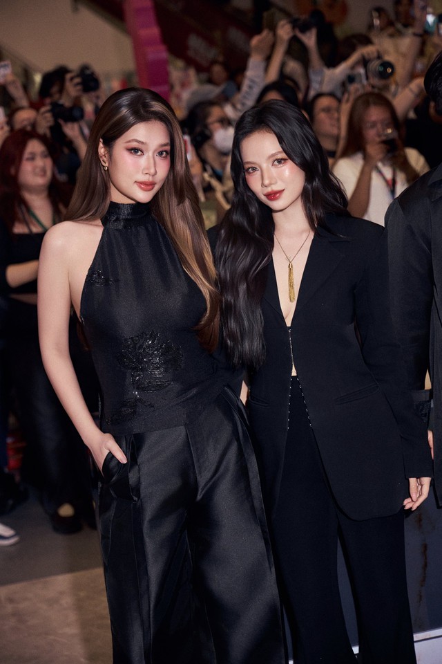 "Phượng ho&agrave;ng t&aacute;i sinh của Vbiz": Bị bỏ qu&ecirc;n 10 năm, xuất hiện trở th&agrave;nh gương mặt được săn đ&oacute;n - Ảnh 10.