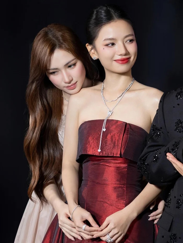 "Phượng ho&agrave;ng t&aacute;i sinh của Vbiz": Bị bỏ qu&ecirc;n 10 năm, xuất hiện trở th&agrave;nh gương mặt được săn đ&oacute;n - Ảnh 9.