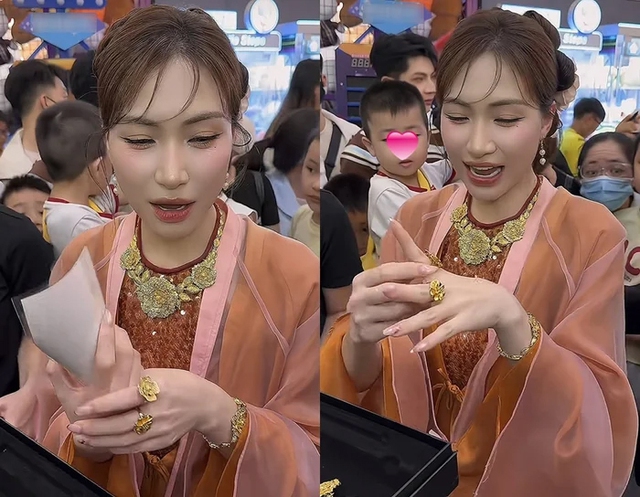 Thực hư việc H&ograve;a Minzy bất ngờ được tặng 6 c&acirc;y v&agrave;ng? - Ảnh 1.