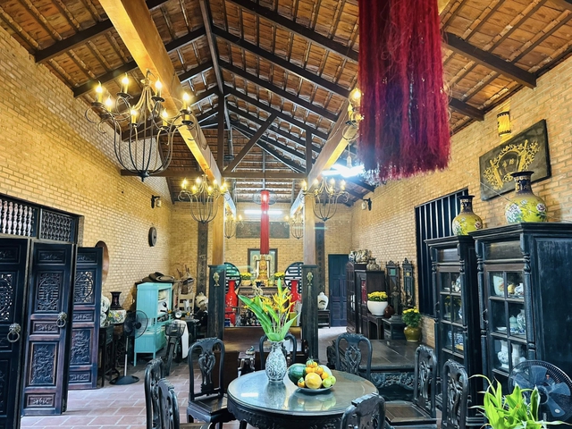 Nam nghệ sĩ nổi tiếng phản hồi về tin đồn b&aacute;n gấp "biệt phủ trăm tỷ" v&igrave; vỡ nợ - Ảnh 2.