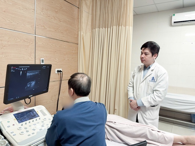 Vỡ t&uacute;i ngực cả năm m&agrave; kh&ocirc;ng hay biết, b&aacute;c sĩ cảnh b&aacute;o biến chứng &acirc;m thầm - Ảnh 2.