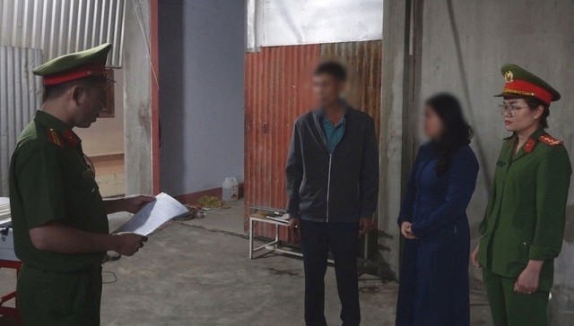 Sản xuất cà phê giả, 2 đối tượng bị khởi tố- Ảnh 1. Sản xuất cà phê giả, 2 đối tượng bị khởi tố- Ảnh 1.