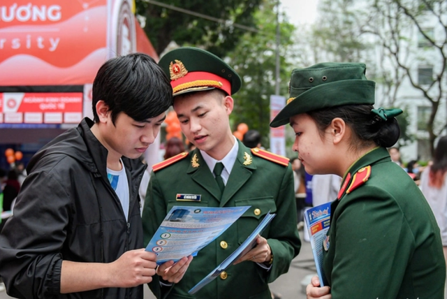 Cơ hội vào trường quân đội rộng mở: 4 phương thức mới, tăng hơn 1.000 chỉ tiêu - Ảnh 1.