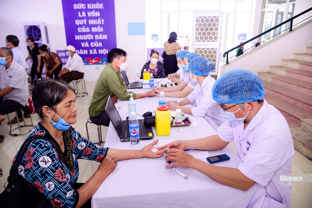 Đề xuất khám sức khỏe định kỳ miễn phí cho người nghèo, mắc bệnh mạn tính- Ảnh 1. Đề xuất khám sức khỏe định kỳ miễn phí cho người nghèo, mắc bệnh mạn tính- Ảnh 1.