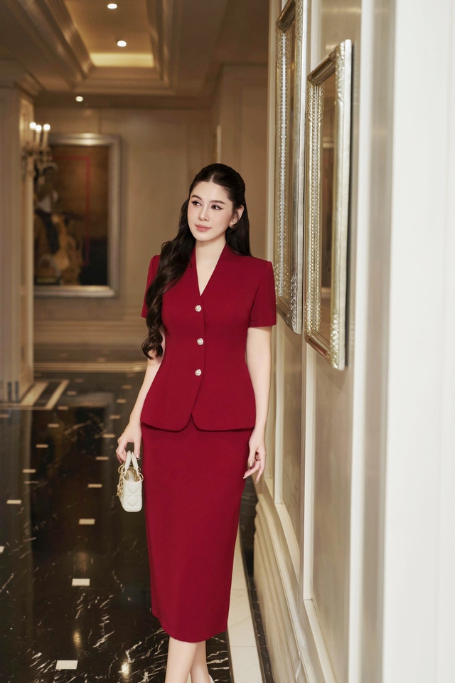 Trở lại sau 5 năm vắng b&oacute;ng, nữ MC xinh đẹp biến phim trường th&agrave;nh s&agrave;n diễn thời trang - Ảnh 9.