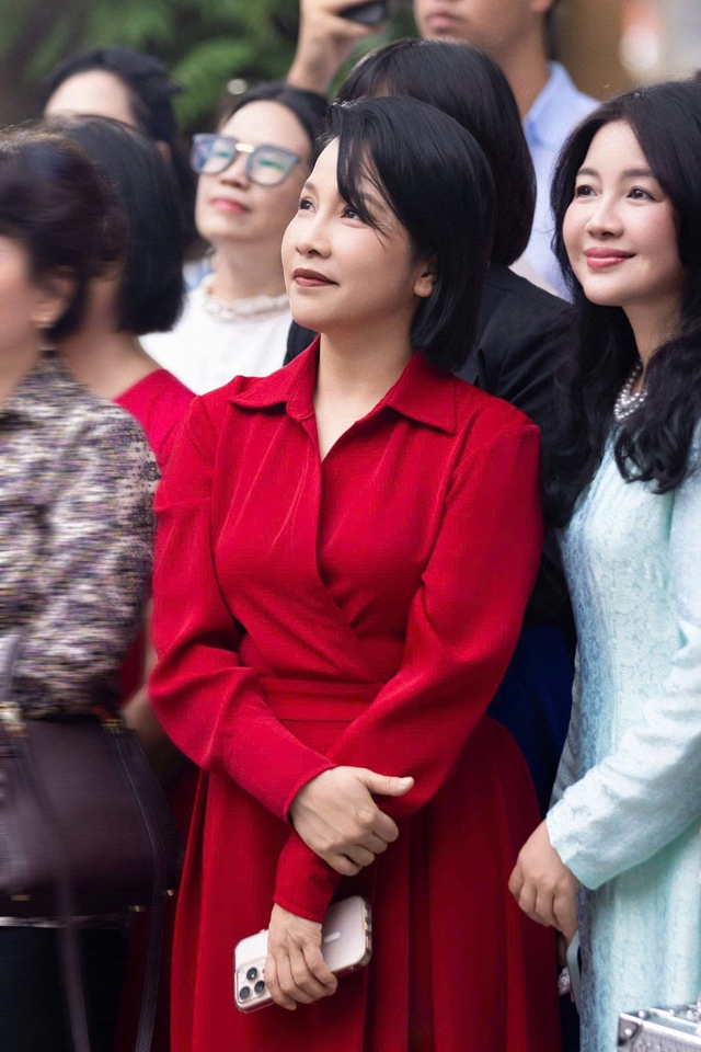 Nữ ca sĩ sống cuộc đời rực rỡ bậc nhất Vbiz: U55 vi&ecirc;n m&atilde;n trong biệt phủ hơn 10.000m2 - Ảnh 7.