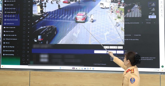 Cục CSGT trả lời về việc t&agrave;i xế vượt đ&egrave;n đỏ khi chở người đi cấp cứu - Ảnh 1.