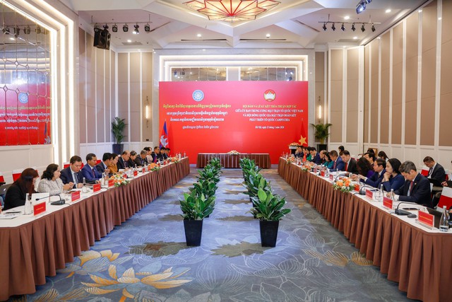 Tăng cường hợp t&aacute;c giữa Mặt trận hai nước Việt Nam - Campuchia- Ảnh 1.