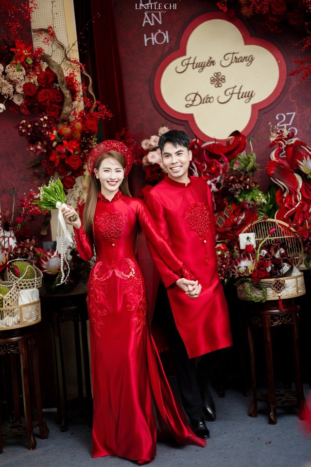 MC Mù Tạt xúc động bật khóc trong lễ cưới với cầu thủ Đức Huy - Ảnh 4.