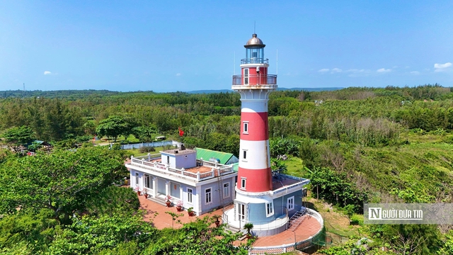 Ngọn hải đăng mang t&ecirc;n lạ b&ecirc;n bờ biển Quảng Ng&atilde;i h&uacute;t kh&aacute;ch check-in- Ảnh 4.