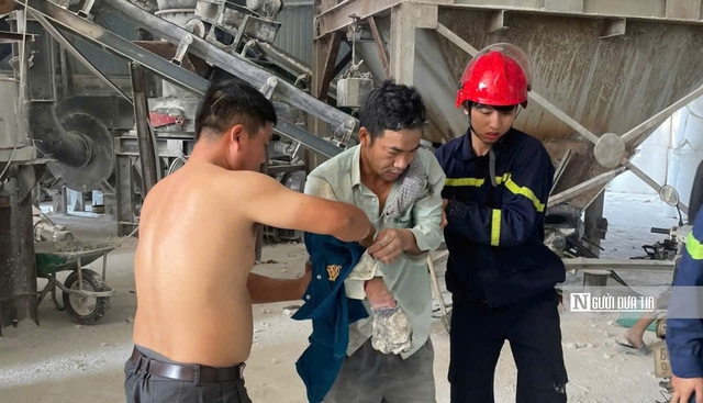 Tai nạn lao động nghi&ecirc;m trọng tại xưởng nghiền đ&aacute; ở Đồng Nai- Ảnh 2.