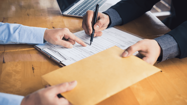 Từ 1/5, Trưởng C&ocirc;ng an x&atilde; được xử phạt đến 50 triệu đồng đối với vi phạm n&agrave;y - Ảnh 1.