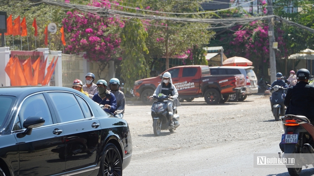 Bụi m&ugrave; mịt, d&acirc;n &ldquo;chịu trận&rdquo;, nh&agrave; thầu ngừng thi c&ocirc;ng, l&atilde;nh đạo tỉnh L&acirc;m Đồng v&agrave;o cuộc- Ảnh 6.