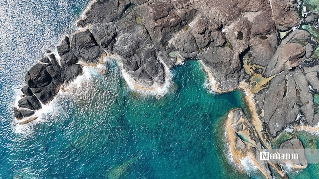 Cận cảnh đảo nhỏ được Quảng Ng&atilde;i nghi&ecirc;n cứu tour lặn biển, ngắm san h&ocirc;- Ảnh 4.