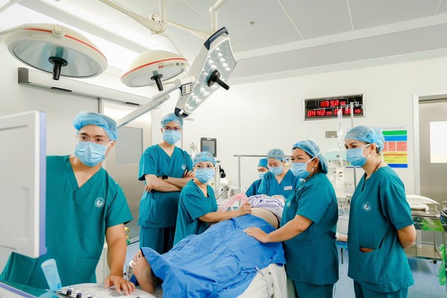 Khơi th&ocirc;ng visa, tạo lực đẩy để du lịch y tế Việt Nam "cất c&aacute;nh" - Ảnh 1.