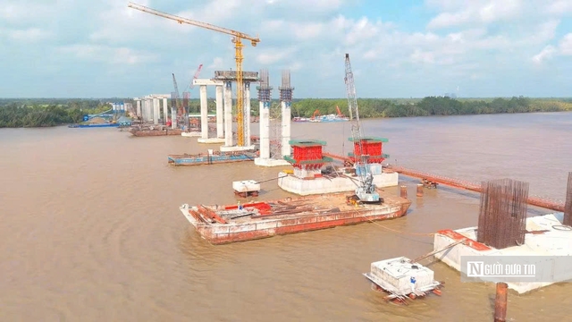 Đại công trình vượt sông Hậu trị giá gần 4.000 tỷ đồng dần lộ diện- Ảnh 1. Đại công trình vượt sông Hậu trị giá gần 4.000 tỷ đồng dần lộ diện- Ảnh 1.