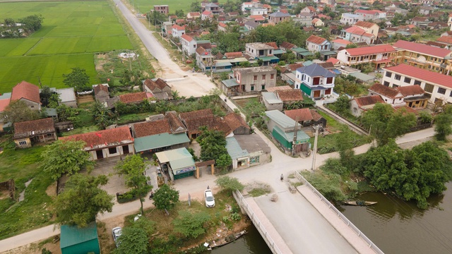 3 ngôi nhà “án ngữ”, đường 130 tỷ dang dở chưa thể thông tuyến- Ảnh 1. 3 ngôi nhà “án ngữ”, đường 130 tỷ dang dở chưa thể thông tuyến- Ảnh 1.