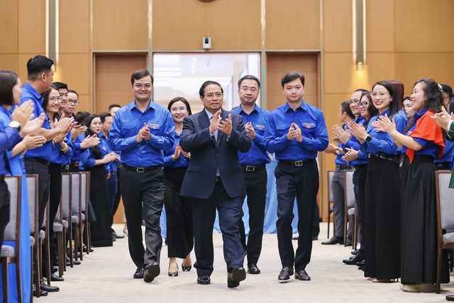 Thủ tướng: Thanh niên Việt Nam cần xóa bỏ tư duy lối mòn, nghĩ sâu, làm lớn - Ảnh 1.