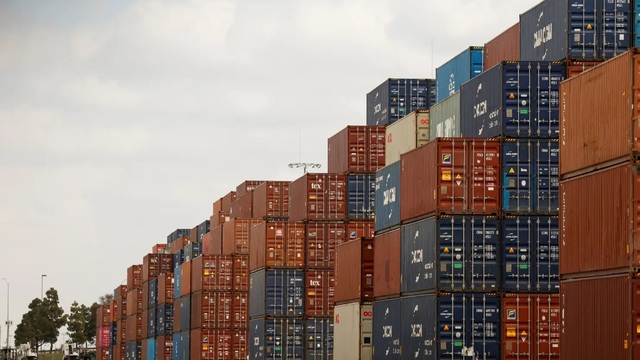 C&aacute;c nh&agrave; b&aacute;n lẻ cảnh b&aacute;o nguy cơ tăng gi&aacute; nếu xung đột Iran k&eacute;o d&agrave;i - Ảnh 1.