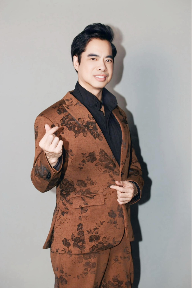 Thực hư tin đồn danh ca Ngọc Sơn "lên chức" ở tuổi U60? - Ảnh 2.