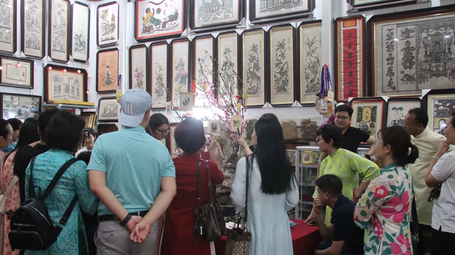 Giải m&atilde; những th&ocirc;ng điệp ẩn trong c&aacute;c bức tranh Đ&ocirc;ng Hồ nổi tiếng - Ảnh 1.