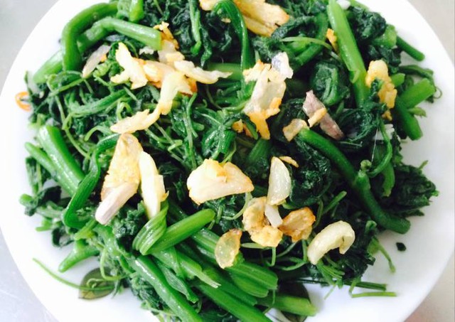 Loại rau xào tỏi vạn người mê, "nhẹ bụng mà nhiều giá trị"- Ảnh 4. Loại rau xào tỏi vạn người mê, "nhẹ bụng mà nhiều giá trị"- Ảnh 4.