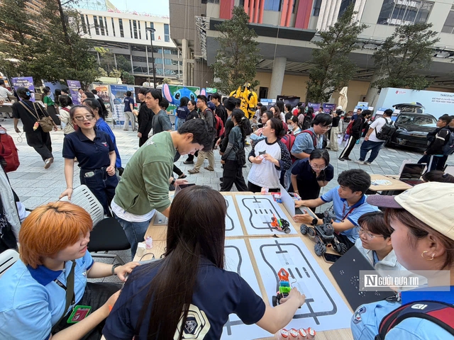 Thị trường việc l&agrave;m đổi nhịp: Đại học tăng tốc &ldquo;bắt tay&rdquo; doanh nghiệp, sinh vi&ecirc;n định hướng nghề từ sớm- Ảnh 3.