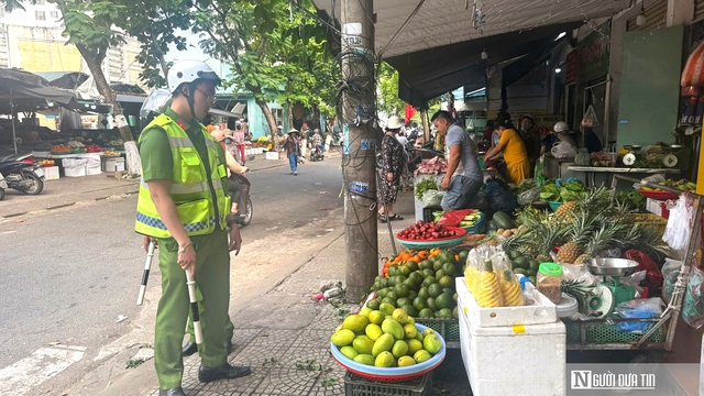 Đà Nẵng: 4 giai đoạn, 4 nhiệm vụ trọng tâm trong quản lý hoạt động kinh doanh trên vỉa hè- Ảnh 8. Đà Nẵng: 4 giai đoạn, 4 nhiệm vụ trọng tâm trong quản lý hoạt động kinh doanh trên vỉa hè- Ảnh 8.