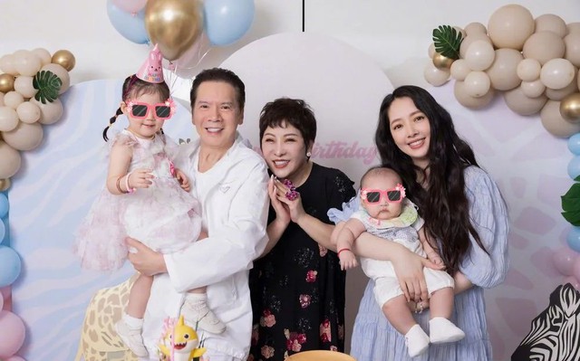 Tuy&ecirc;n bố giao to&agrave;n bộ t&agrave;i sản cho con d&acirc;u, "&ocirc;ng tr&ugrave;m giải tr&iacute;" Hướng Hoa Cường gặp phản ứng trong gia đ&igrave;nh - Ảnh 3.