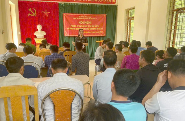 Hội Luật gia tỉnh Lai Ch&acirc;u tăng cường tư vấn ph&aacute;p luật miễn ph&iacute; cho người d&acirc;n - Ảnh 1.