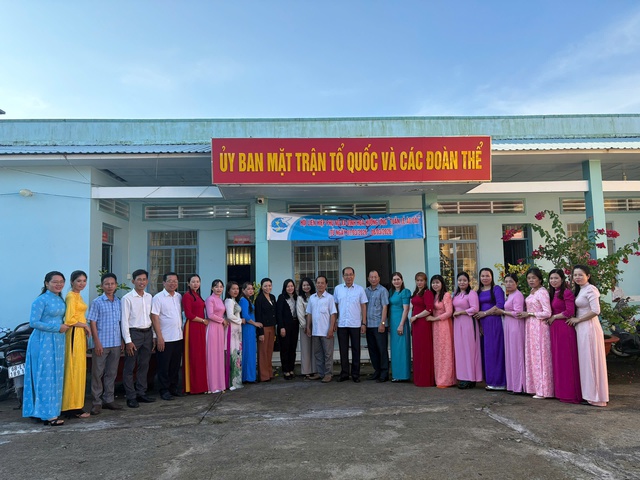 Bà Nguyễn Quỳnh Liên: Cam kết hành động vì quyền lợi người dân và sự phát triển địa phương- Ảnh 3. Bà Nguyễn Quỳnh Liên: Cam kết hành động vì quyền lợi người dân và sự phát triển địa phương- Ảnh 3.