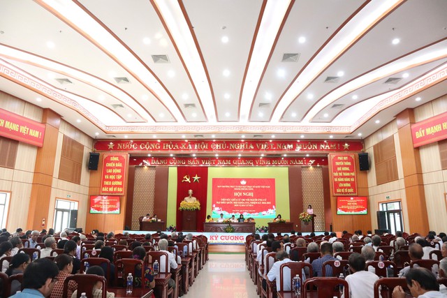 "Gần d&acirc;n, hiểu d&acirc;n, nỗ lực hết sức để bảo vệ quyền lợi ch&iacute;nh đ&aacute;ng của nh&acirc;n d&acirc;n"- Ảnh 3.