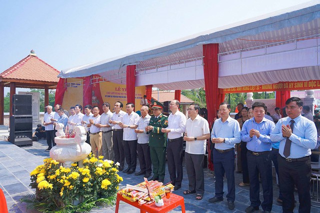 Viết tiếp kh&uacute;c tr&aacute;ng ca về 20 liệt sĩ Đại đội ph&aacute;o binh 45 H&agrave; Tĩnh- Ảnh 3.