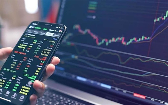 Cảnh b&aacute;o thủ đoạn dụ dỗ đầu tư chứng kho&aacute;n, tiền ảo tr&ecirc;n mạng để lừa đảo - Ảnh 1.
