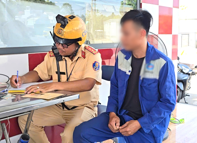 Từ ng&agrave;y 1/4, người d&acirc;n c&oacute; thể gửi phản &aacute;nh vi phạm giao th&ocirc;ng qua VneID - Ảnh 1.