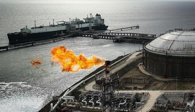 Chuyên gia Nga cảnh báo châu Âu về kịch bản giá dầu 200 USD/thùng - Ảnh 1.