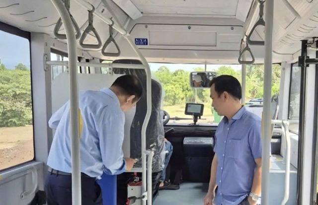 Tuyến buýt điện số 9 mở lối giao thông xanh tại Đồng Nai- Ảnh 1. Tuyến buýt điện số 9 mở lối giao thông xanh tại Đồng Nai- Ảnh 1.