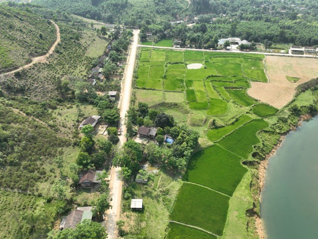 Hà Tĩnh phát huy vai trò già làng, trưởng bản trong ngày hội bầu cử dân tộc- Ảnh 1. Hà Tĩnh phát huy vai trò già làng, trưởng bản trong ngày hội bầu cử dân tộc- Ảnh 1.