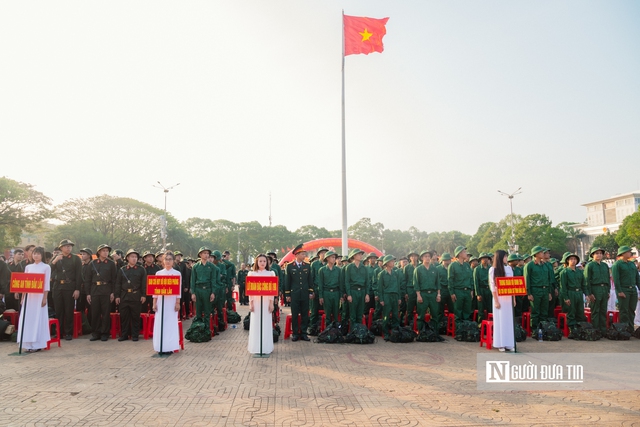 Gần 5.500 thanh ni&ecirc;n Đắk Lắk l&ecirc;n đường thực hiện nghĩa vụ qu&acirc;n sự- Ảnh 1.