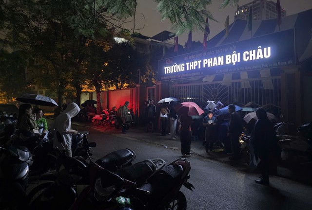 Chấm dứt áp lực tiền cọc “giữ chỗ” mỗi mùa tuyển sinh- Ảnh 1. Chấm dứt áp lực tiền cọc “giữ chỗ” mỗi mùa tuyển sinh- Ảnh 1.